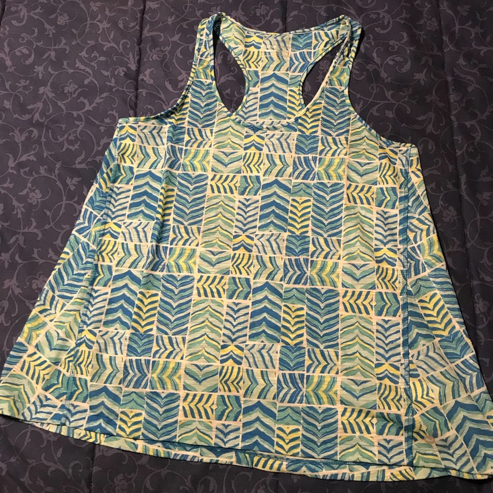 Vineyard Vines performance tank top size M